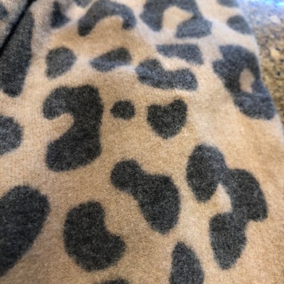 Long sleeve Leopard print fleece pullover hoodie - Picture 6 of 6